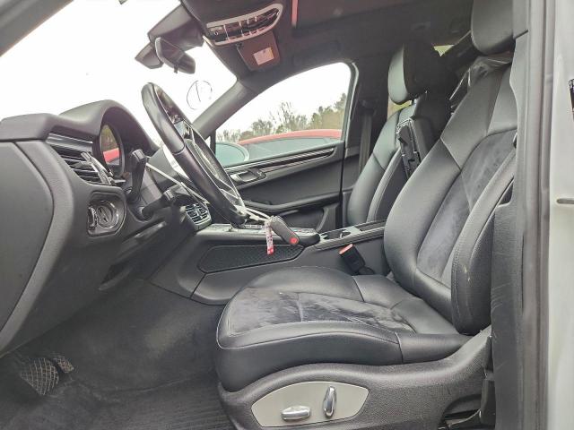 Porsche Macan Image 14