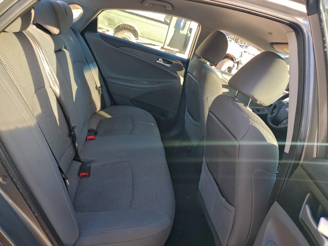 Hyundai SONATA Gls Image 9