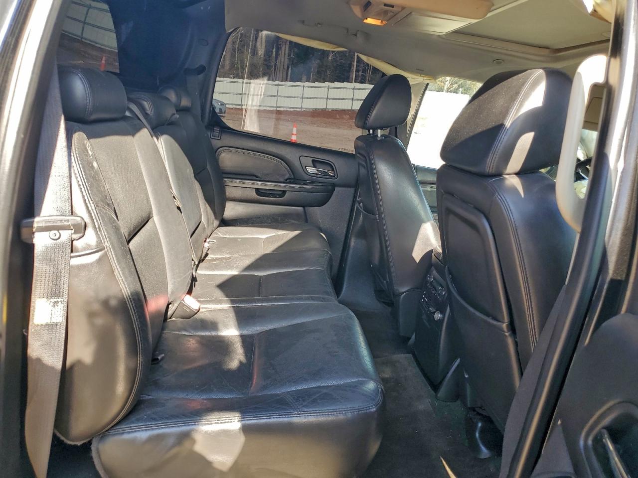 Cadillac Escalade Ext Image 9