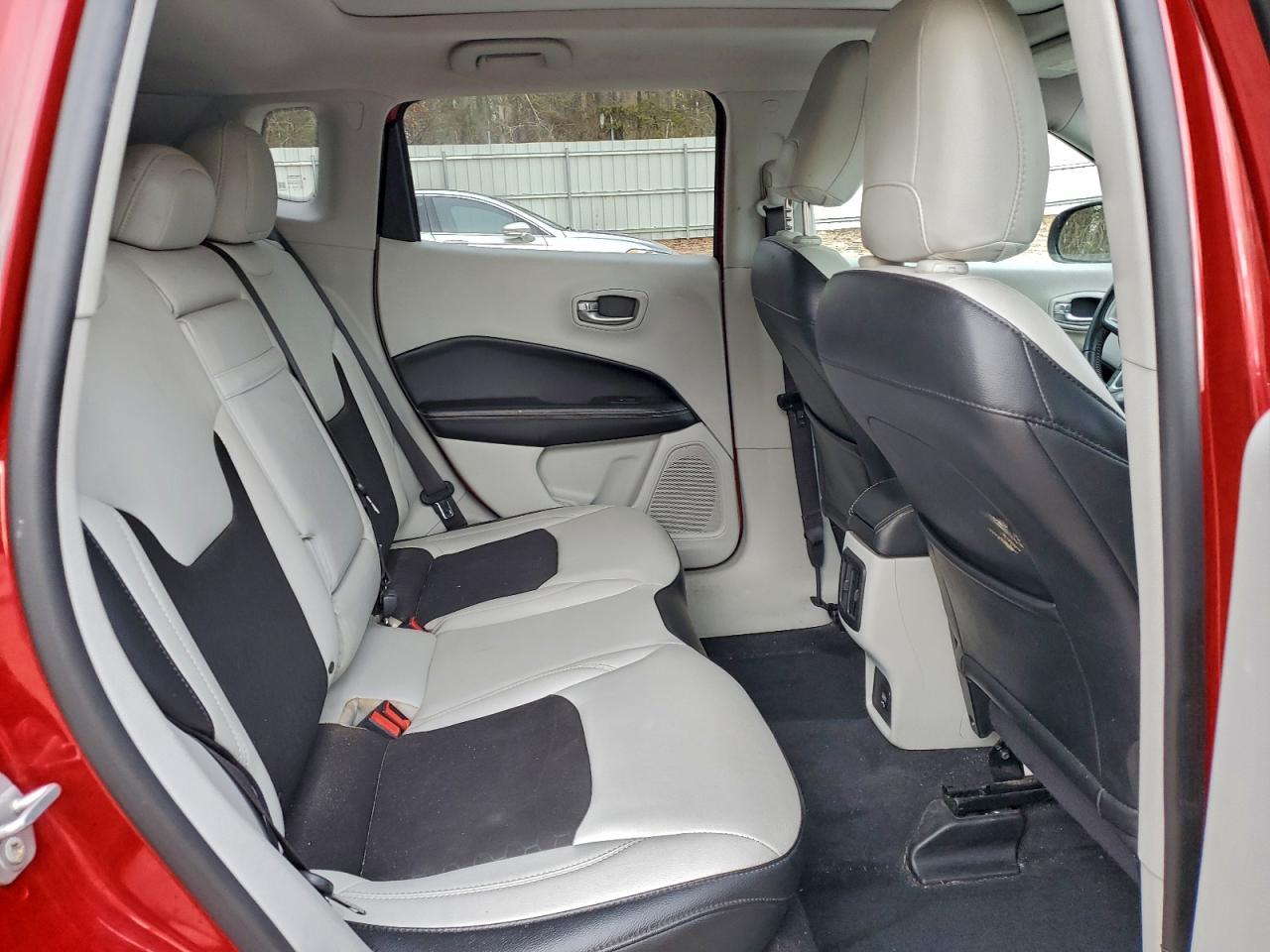 Jeep Compass Latitude Image 11