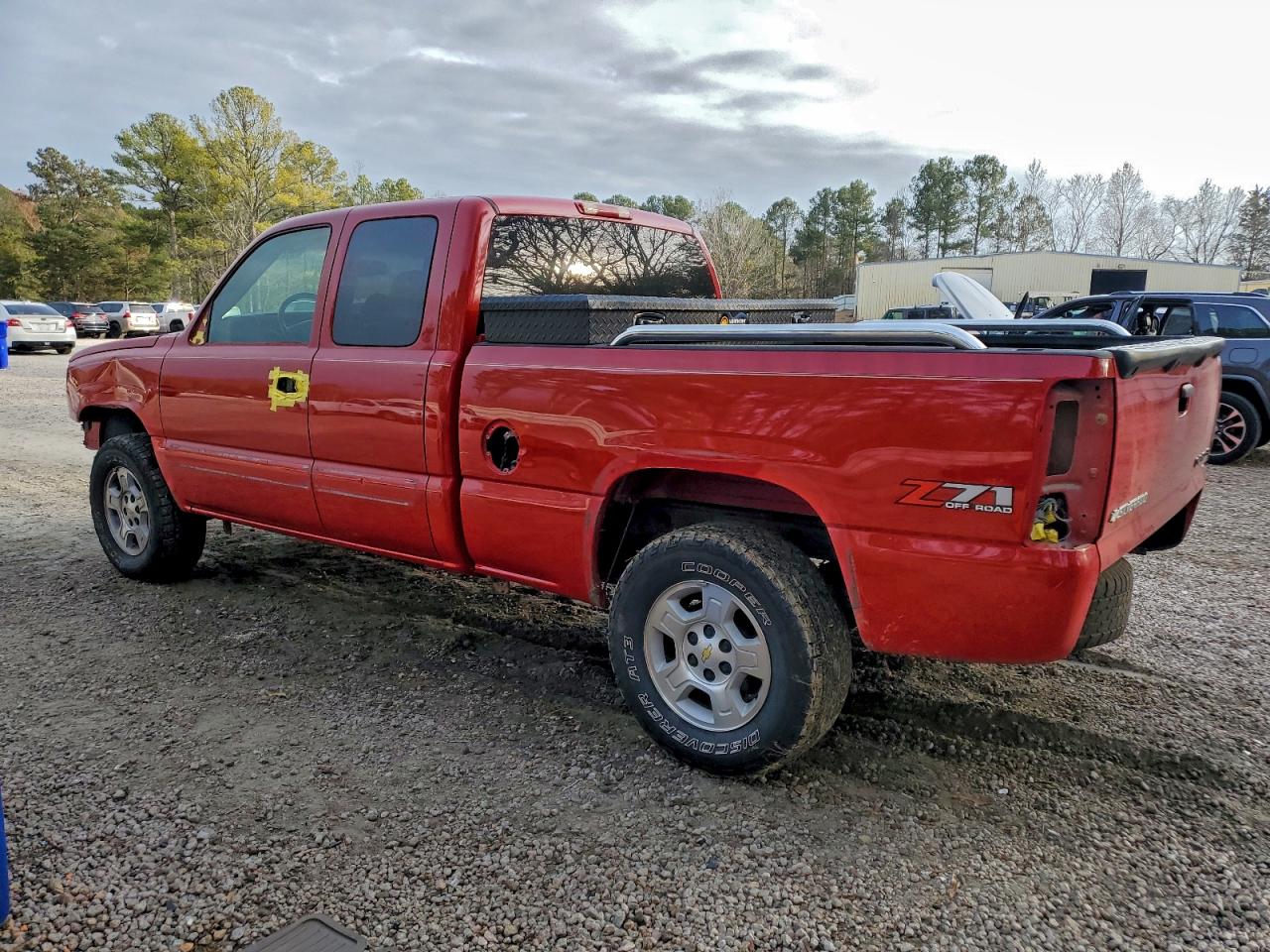 Chevrolet Silverado K1500 Image 2