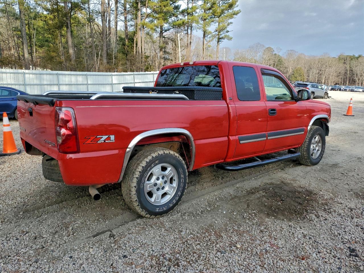 Chevrolet Silverado K1500 Image 3