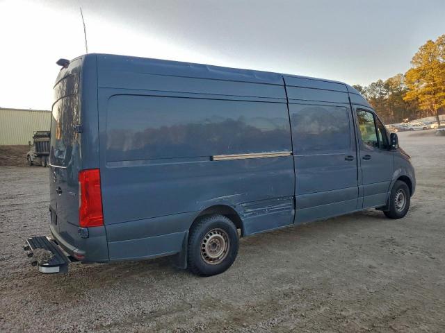Mercedes-Benz Sprinter 2500 Image 5