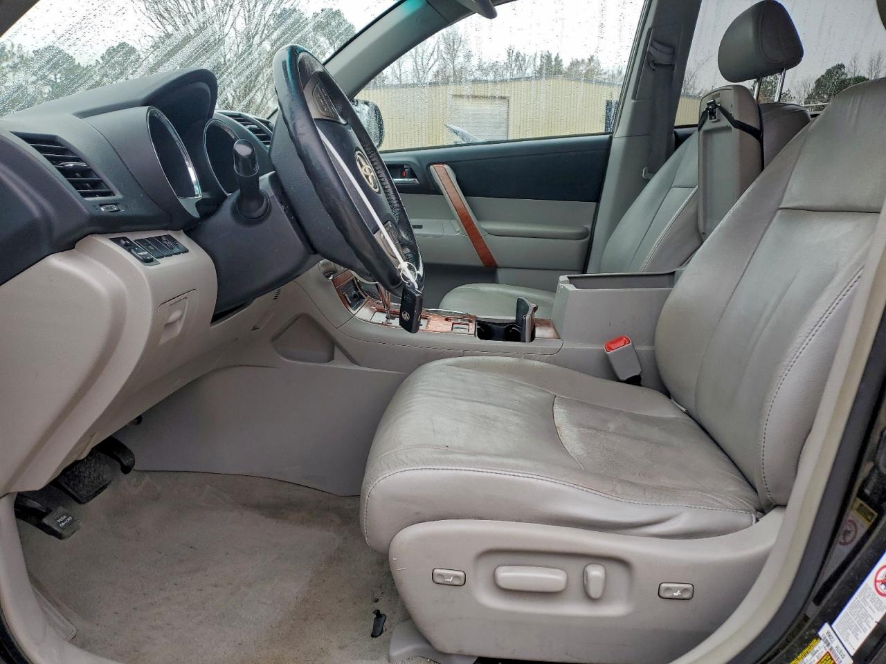 Toyota Highlander Limited Image 12