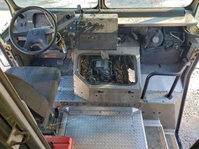 Freightliner Mt45 M Line Walk-in Van Image 4