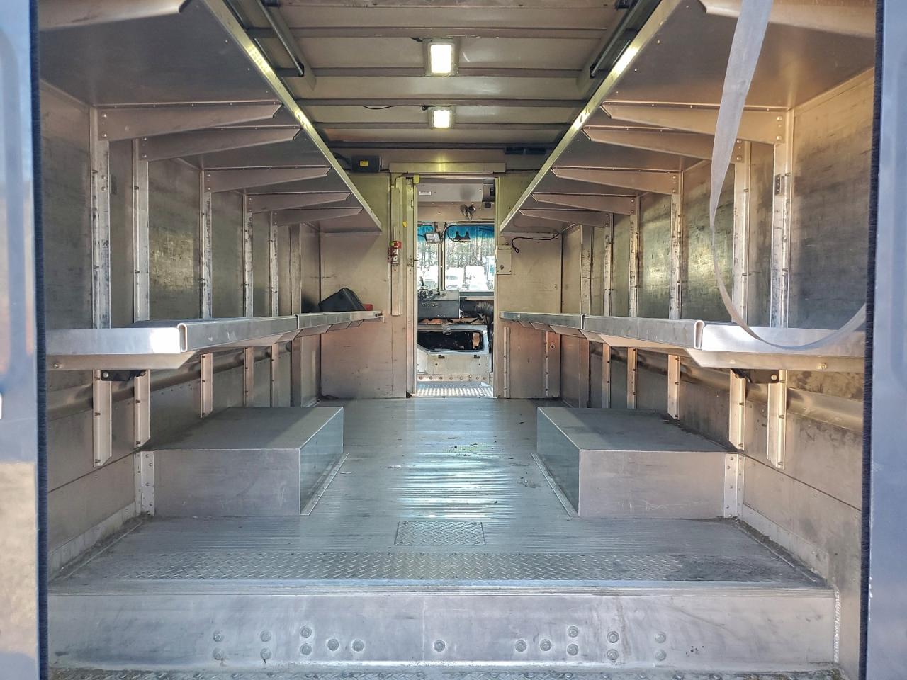 Freightliner Mt45 M Line Walk-in Van Image 8