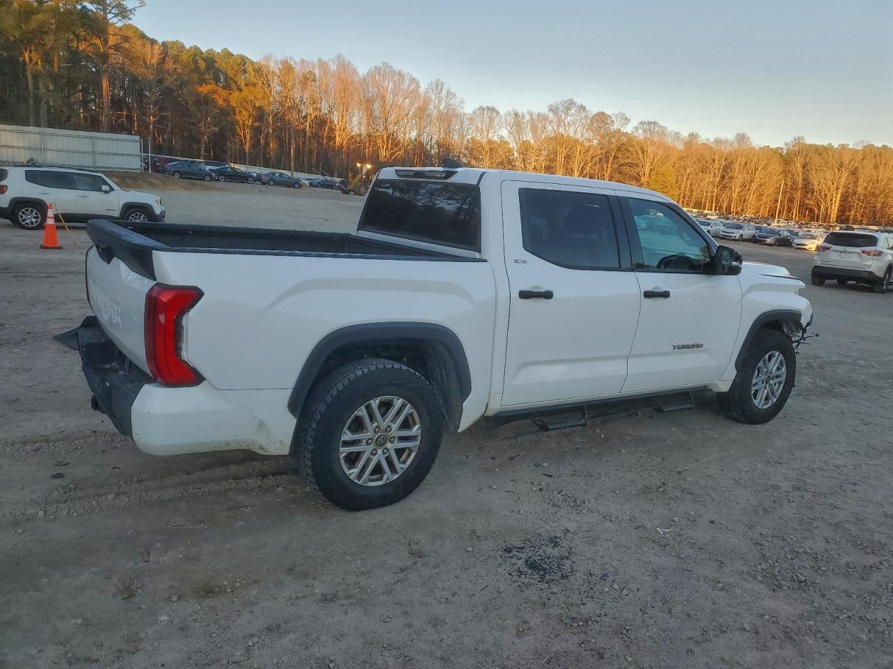 Toyota Tundra Crewmax Sr Image 6