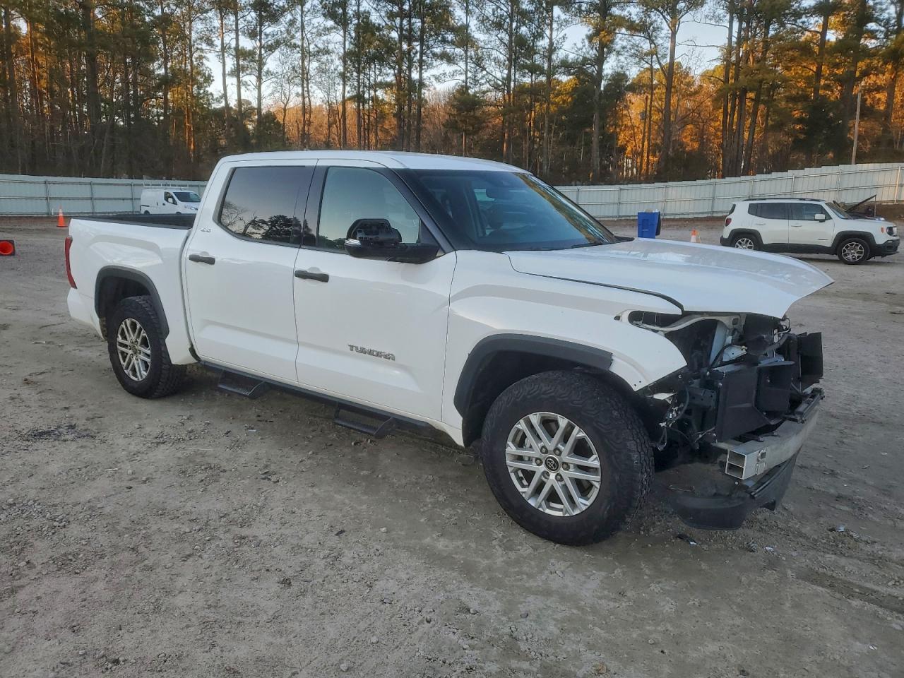 Toyota Tundra Crewmax Sr Image 4