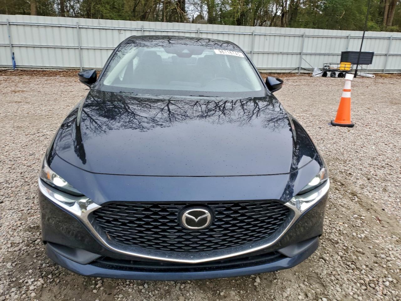 Mazda 3 Select Image 6