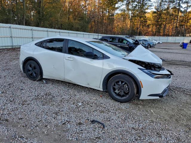 Toyota Prius Le Image 10