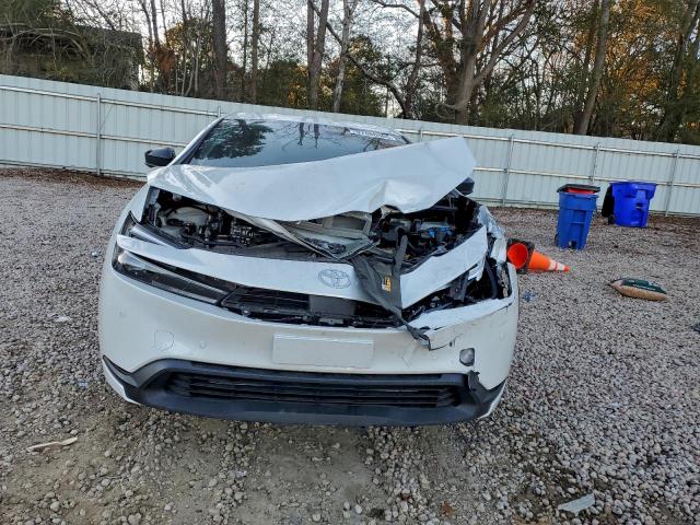 Toyota Prius Le Image 7