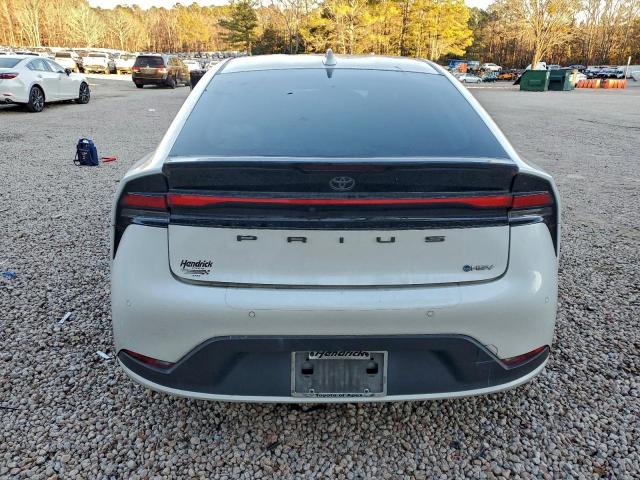 Toyota Prius Le Image 9