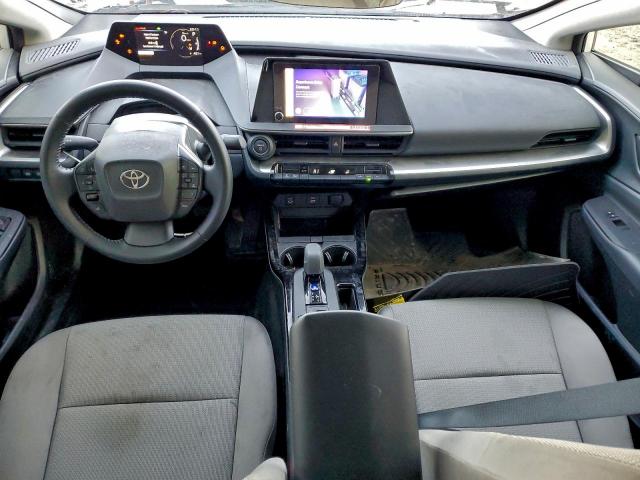 Toyota Prius Le Image 5