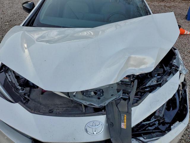 Toyota Prius Le Image 8