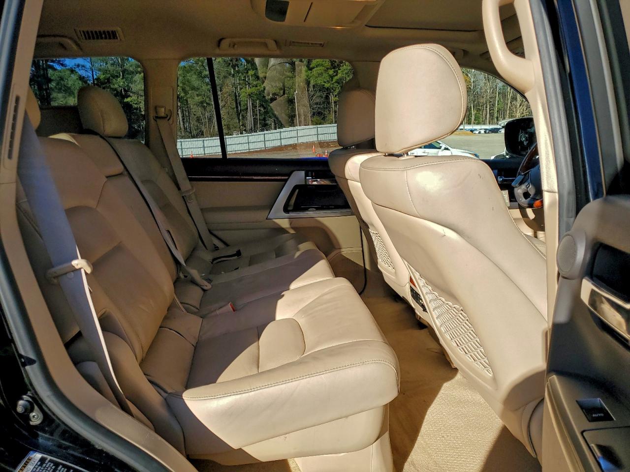 Toyota Land Cruis Image 13