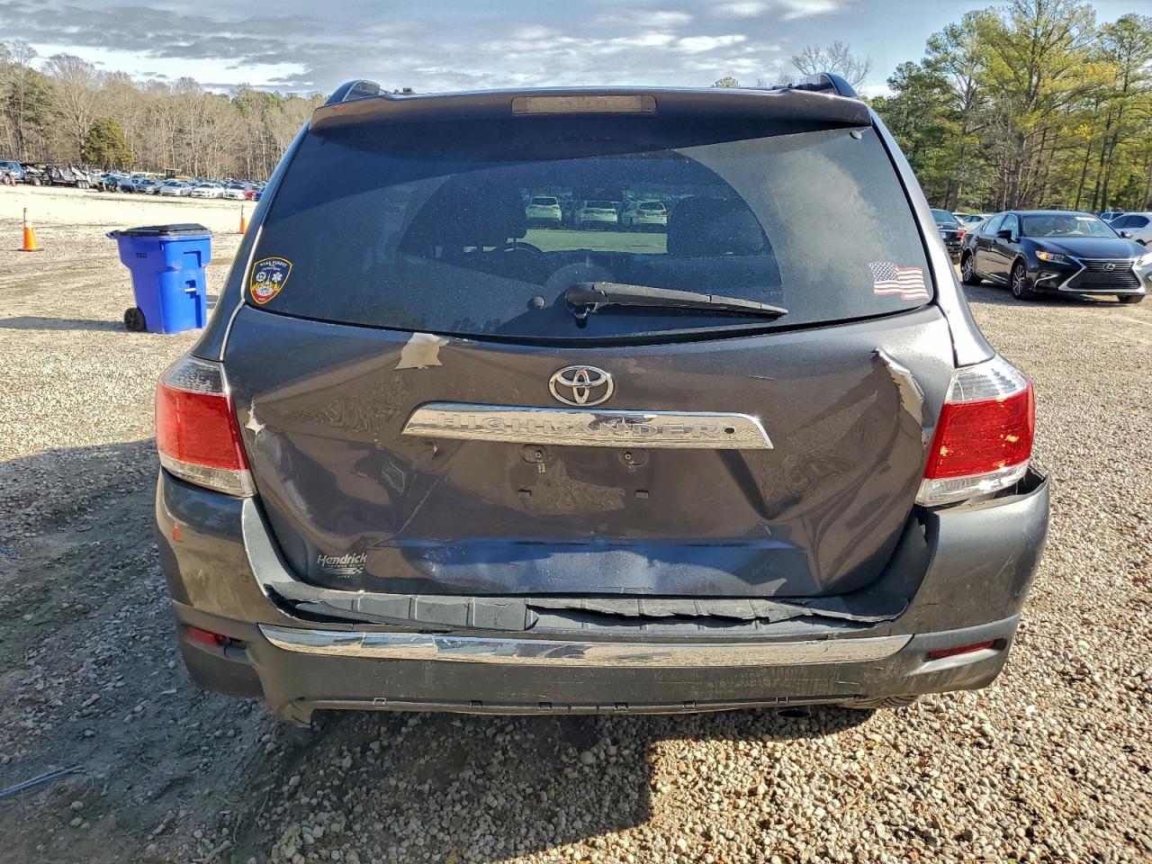 Toyota Highlander Base Image 11