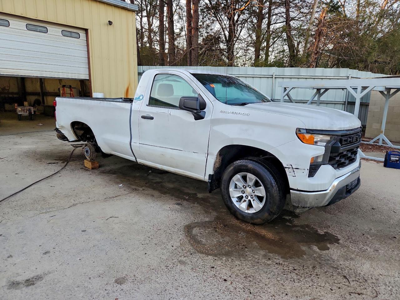 Chevrolet Silverado C1500 Image 8