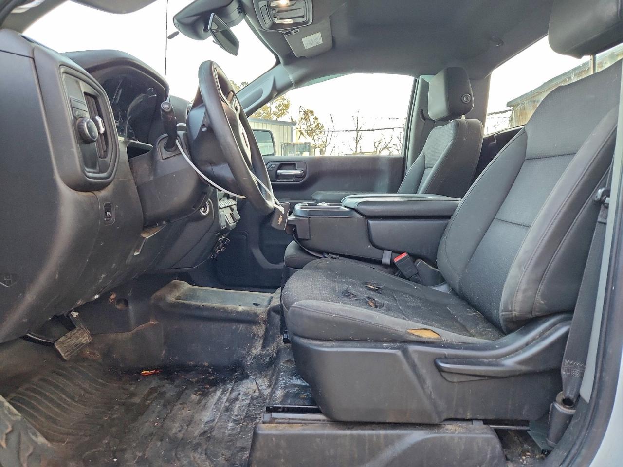 Chevrolet Silverado C1500 Image 6