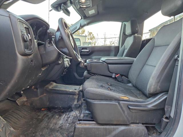 Chevrolet Silverado C1500 Image 6