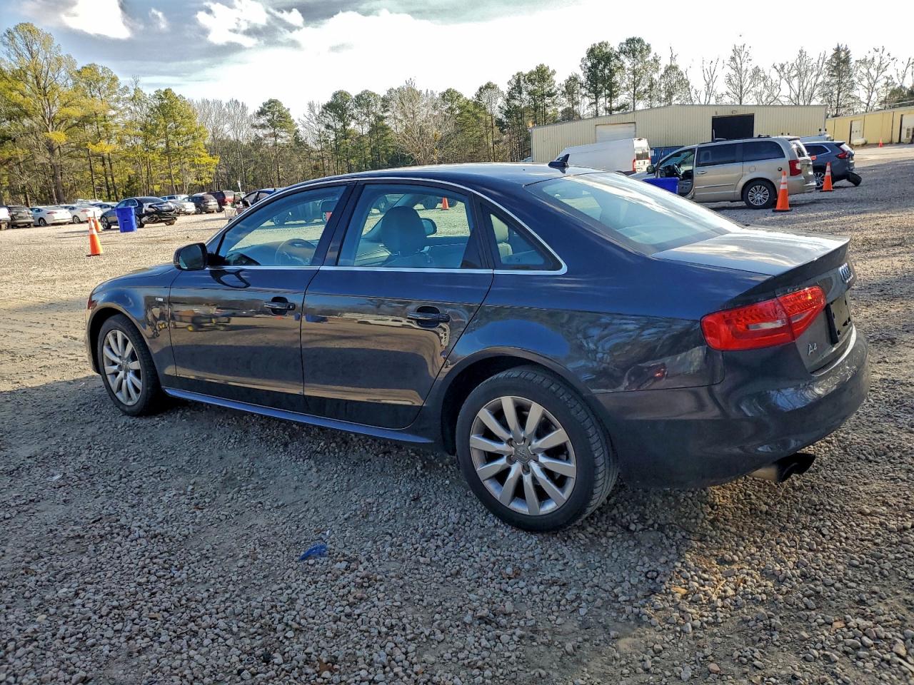 Audi A4 Premium Image 2