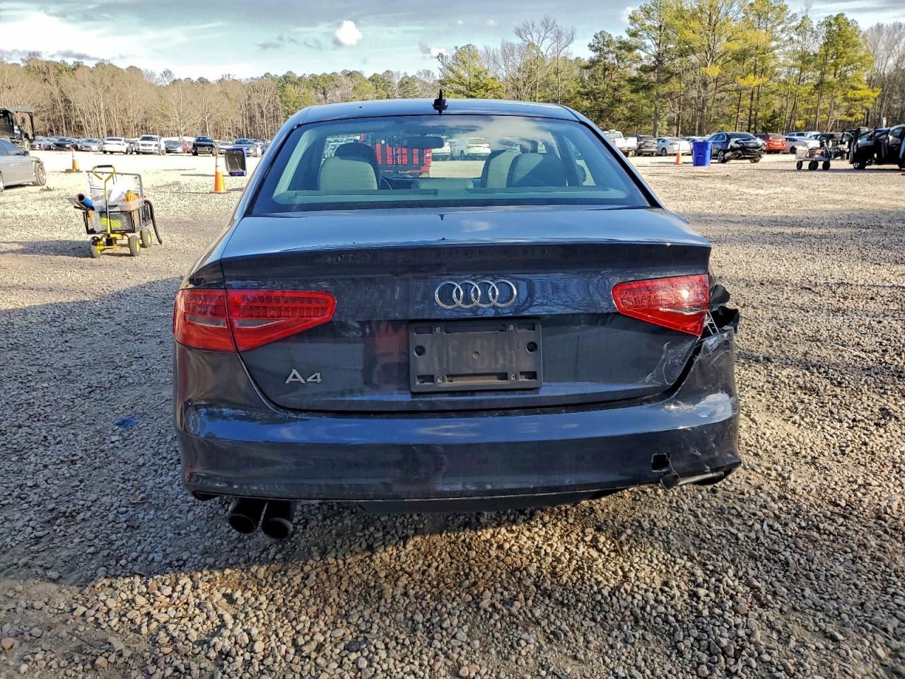 Audi A4 Premium Image 11
