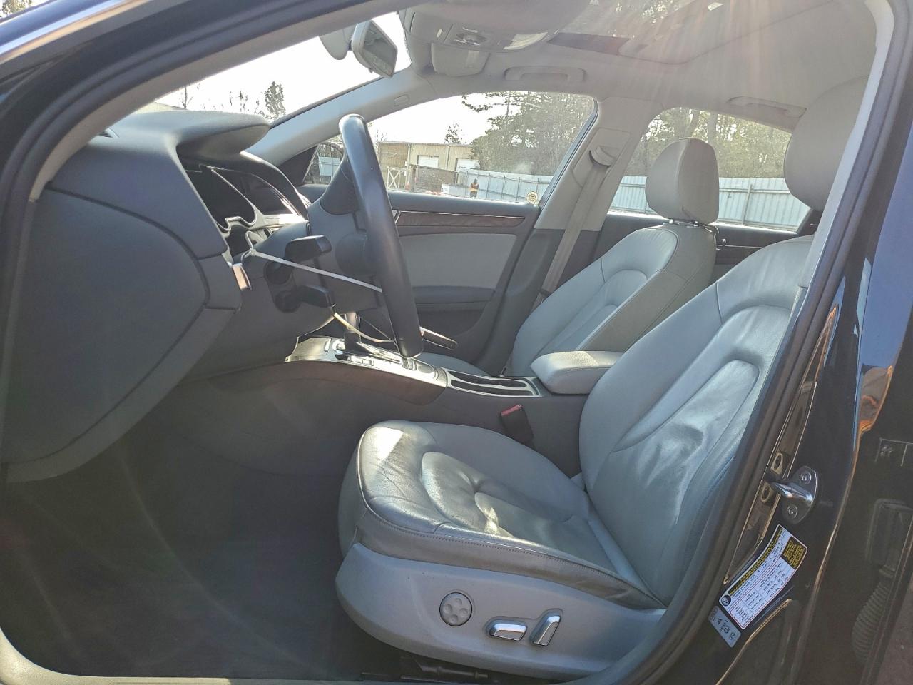 Audi A4 Premium Image 8