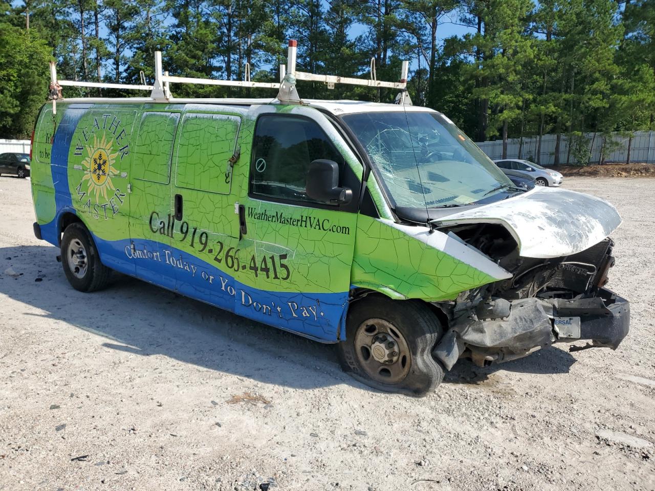 Chevrolet Express Image 12