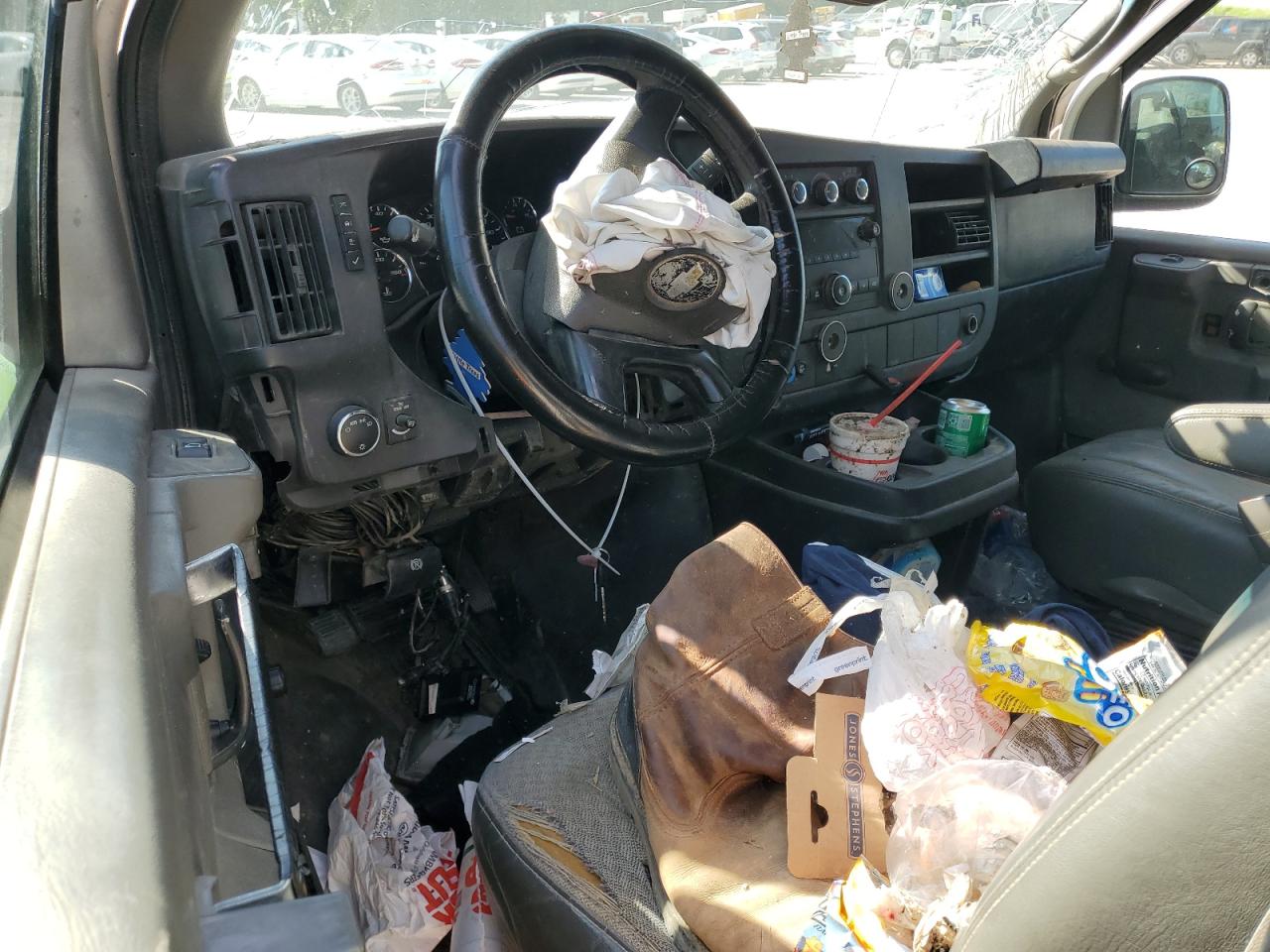 Chevrolet Express Image 8