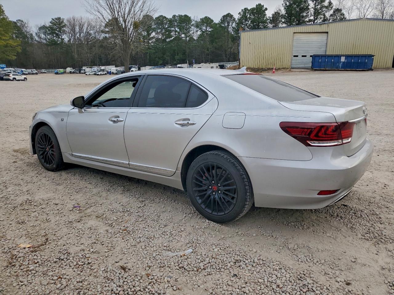 Lexus LS 460 Image 2