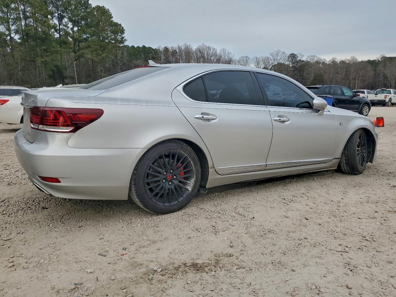 Lexus LS 460 Image 12