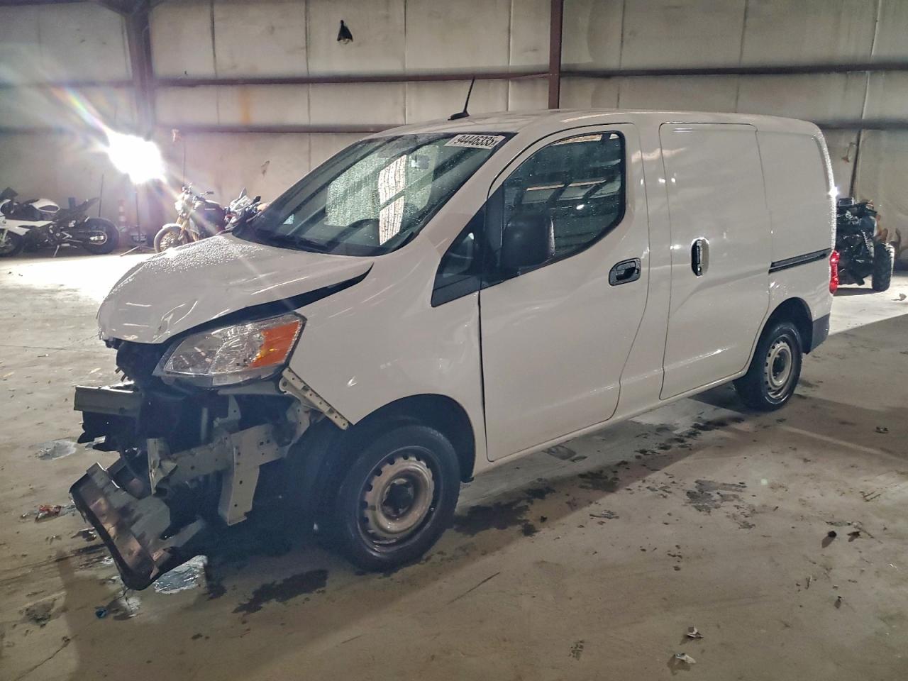 Nissan Nv 2.5s Image 1