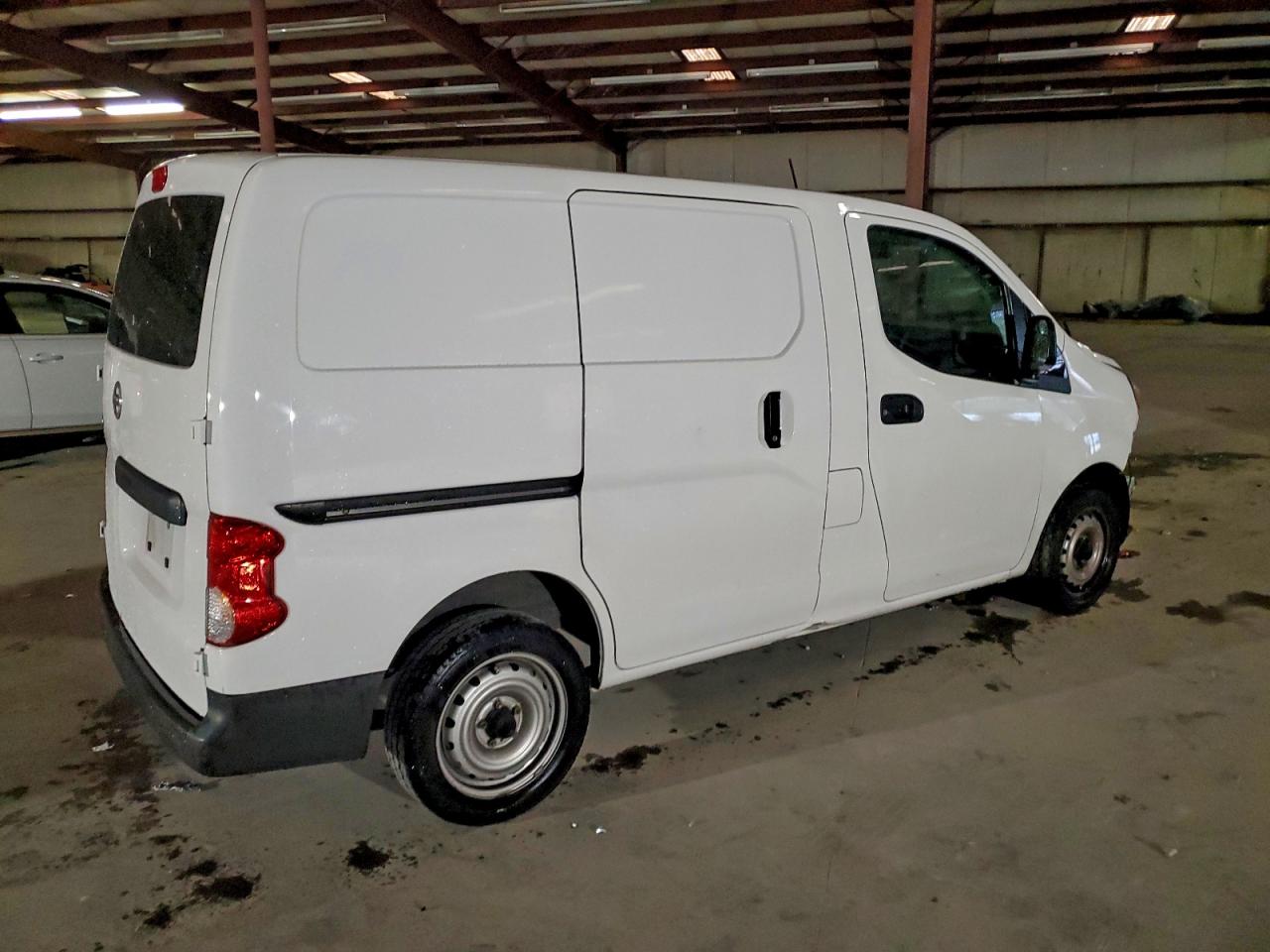 Nissan Nv 2.5s Image 10