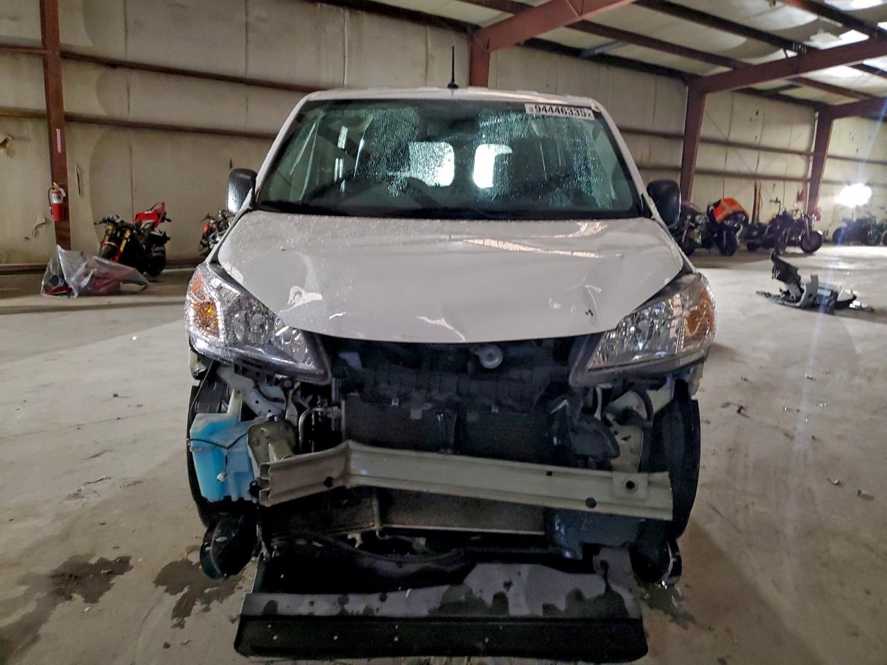 Nissan Nv 2.5s Image 3