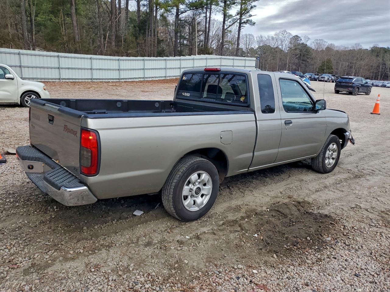 Nissan Frontier King Cab Xe Image 3