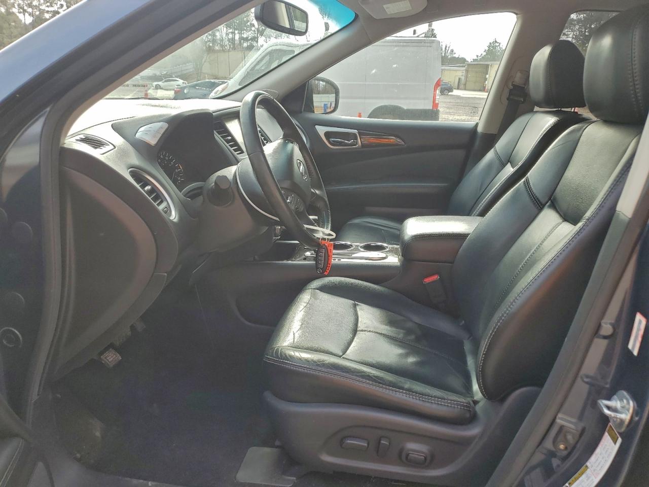 Nissan Pathfinder S Image 6