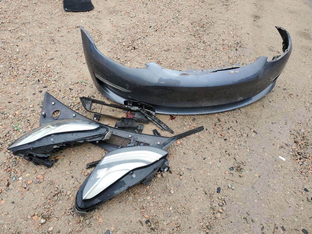 Tesla Model 3 Image 12